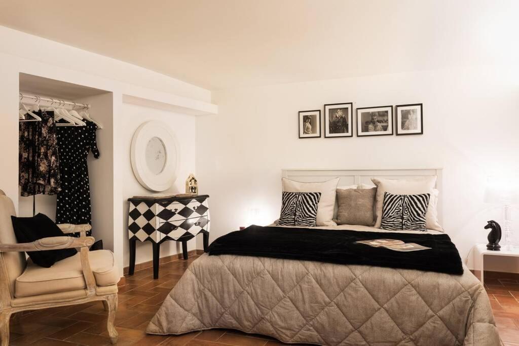 Lovely Colosseum Loft Apartment Рим Екстериор снимка